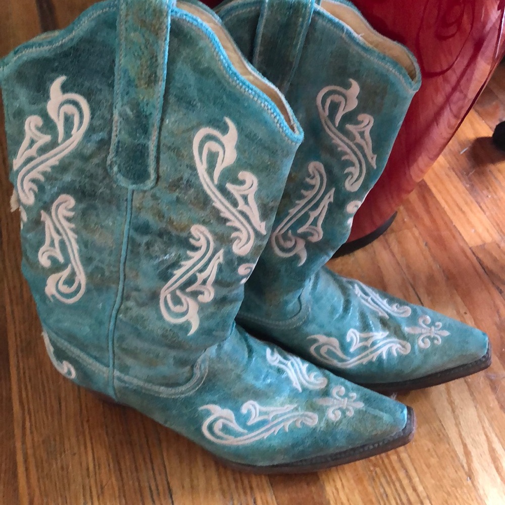 Widecalf Corral Cowboy Boots